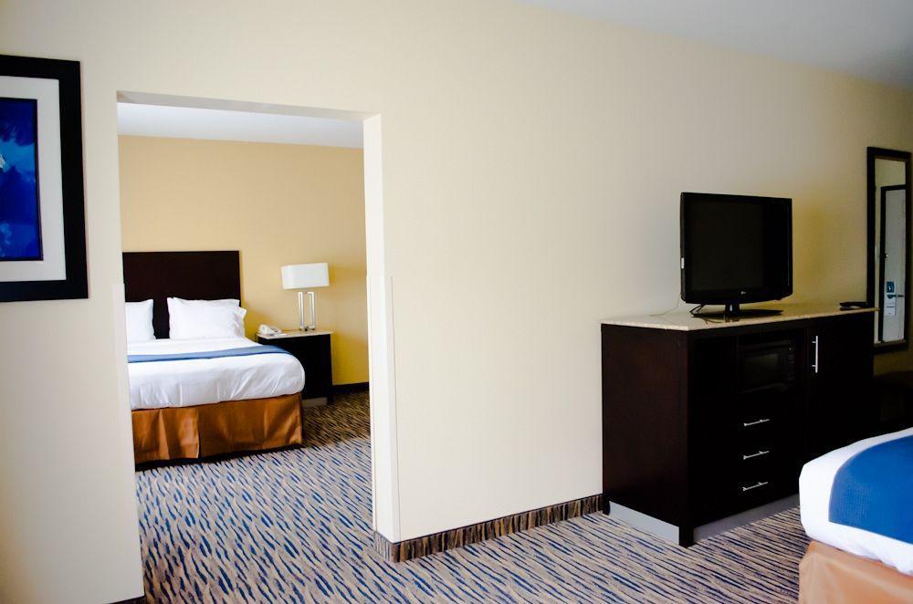 Holiday Inn Express & Suites Denver North - Thornton By Ihg Buitenkant foto